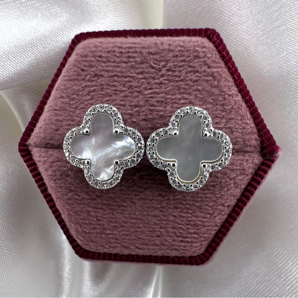 925 Solid Sterling Silver Luxury 4 Leaf Clover Mother of Pearl Stud Earrings